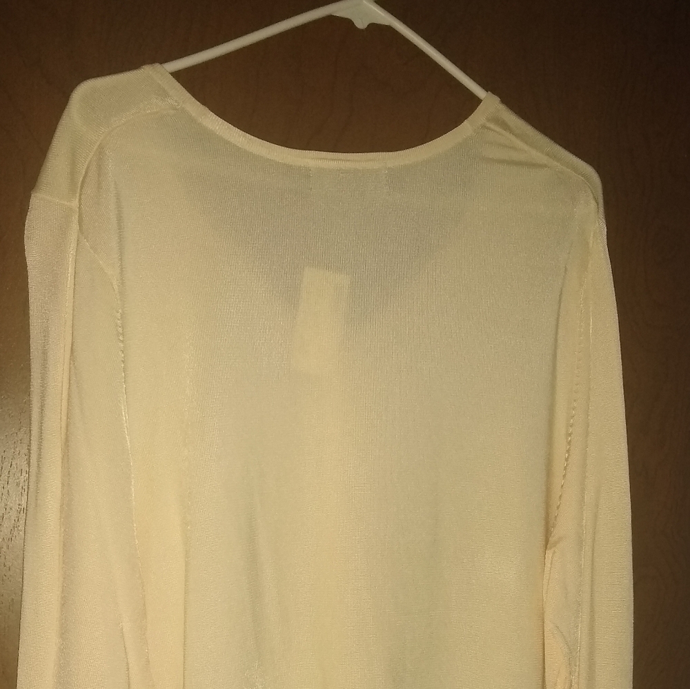 Cream Top - Picture 3 of 4